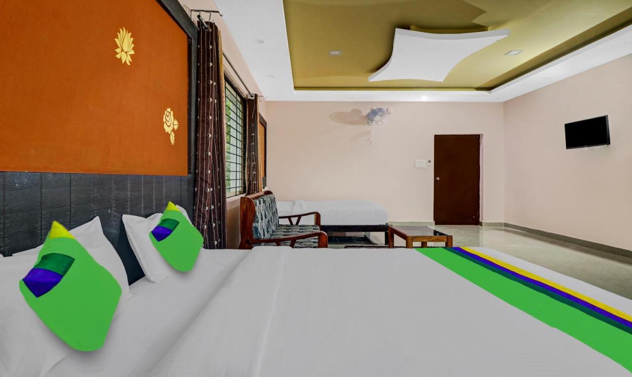 Grand Jp Inn Near 2 Km From Gundlupet Bus Stand 외부 사진