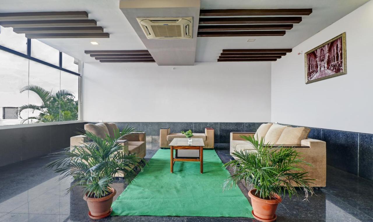 Grand Jp Inn Near 2 Km From Gundlupet Bus Stand 외부 사진